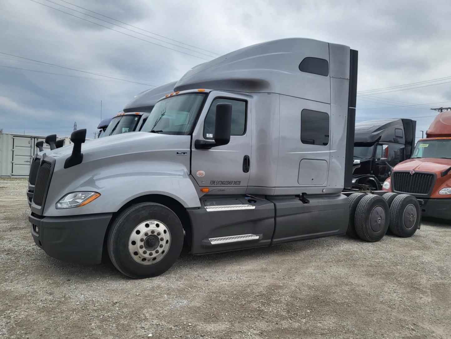 2022 International LT Semi truck
