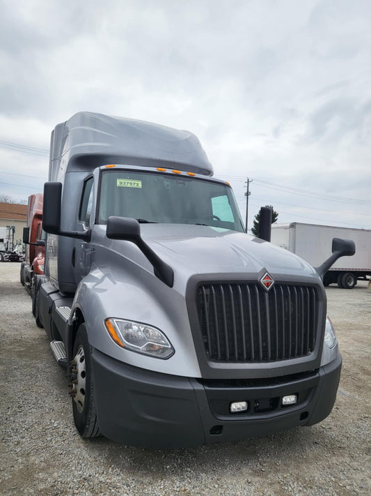 2022 International LT Semi truck